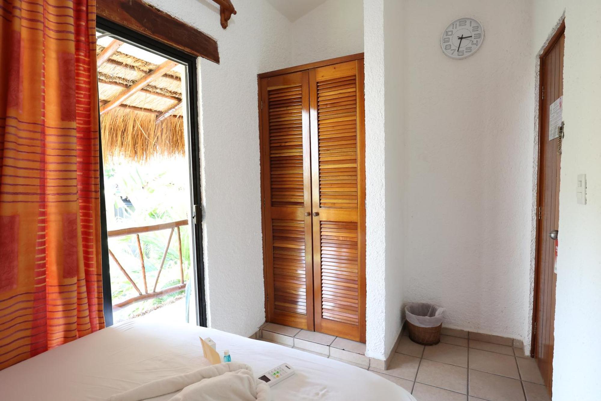 Hotel Bosque Caribe, 5Th Av. Zone بلايا ديل كارمن المظهر الخارجي الصورة